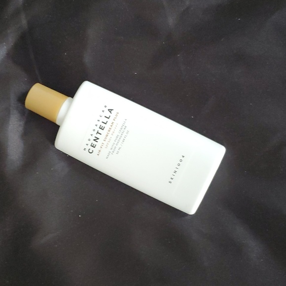 Madagascar Centella Air-Fit Sunscreen plus - Picture 1 of 2